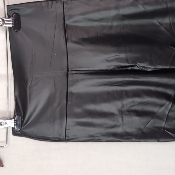 Black Latex Faux Patent Leather High Rise Ankle Leggings Size Small - Picture 2 of 4